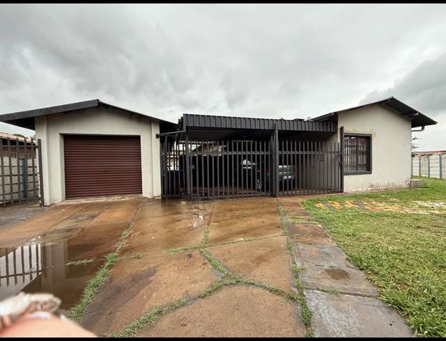 3 BEDROOM HOUSE FOR SALE IN VANDERBIJLPARK CW 5